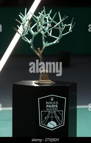Paris, France. 05 novembre 2023. Illustration du Trophée lors de la finale du tournoi de tennis Rolex Paris Masters 2023, ATP Masters 1000 le 7 5 novembre 2023 à Accor Arena à Paris, France - photo Jean Catuffe/DPPI crédit : DPPI Media/Alamy Live News Banque D'Images