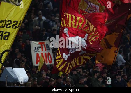 Rome, Italie. 05 novembre 2023. Rome, Italie 06.11.2023 : supporters roms lors du match de football Italie Serie A TIM 2023-2024 jour 11, AS Roma vs US Lecce au Stade Olympique de Rome. Crédit : Agence photo indépendante/Alamy Live News Banque D'Images
