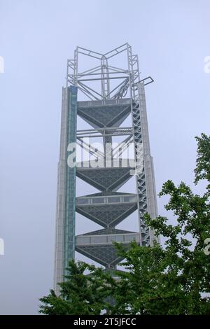 PÉKIN - 24 MAI : Tour LingLong dans le parc olympique de Pékin, le 24 mai 2014, Pékin, Chine Banque D'Images