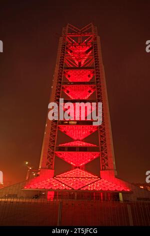 PÉKIN - 24 MAI : Tour LingLong dans le parc olympique de Pékin, le 24 mai 2014, Pékin, Chine Banque D'Images