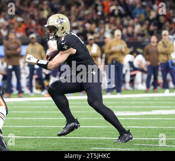 La Nouvelle-Orléans, États-Unis. 05 novembre 2023. Le quarterback Taysom Hill (7) des Saints de la Nouvelle-Orléans se précipite pour un peu de distance lors d'un match de la National football League au Caesars Superdome à la Nouvelle-Orléans, Louisiane, le dimanche 5 novembre 2023. (Photo de Peter G. Forest/Sipa USA) crédit : SIPA USA/Alamy Live News Banque D'Images