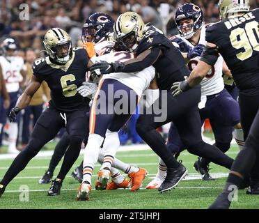 La Nouvelle-Orléans, États-Unis. 05 novembre 2023. Carl Granderson (96) affronte le repêcheur des Chicago Bears d'Onta Foreman (21) lors d'un match de la National football League au Caesars Superdome à la Nouvelle-Orléans, Louisiane, le dimanche 5 novembre 2023. (Photo de Peter G. Forest/Sipa USA) crédit : SIPA USA/Alamy Live News Banque D'Images