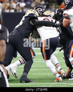 La Nouvelle-Orléans, États-Unis. 05 novembre 2023. Carl Granderson (96) affronte le repêcheur des Chicago Bears d'Onta Foreman (21) lors d'un match de la National football League au Caesars Superdome à la Nouvelle-Orléans, Louisiane, le dimanche 5 novembre 2023. (Photo de Peter G. Forest/Sipa USA) crédit : SIPA USA/Alamy Live News Banque D'Images