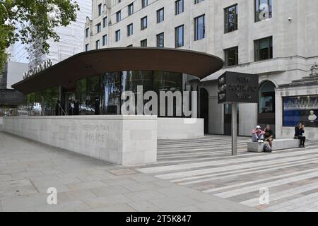 Une vue de l'entrée de New Scotland Yard sur Victoria remblai ville de Westminster Londres Banque D'Images