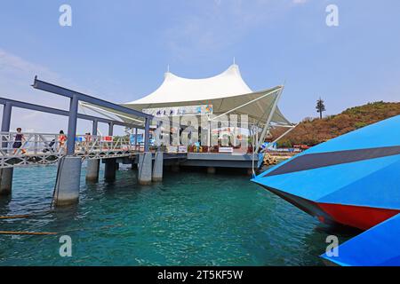 Sanya City, Hainan - 31 mars 2019 : quai de l'île de Wuzhizhou, Sanya City, province de Hainan, Chine Banque D'Images