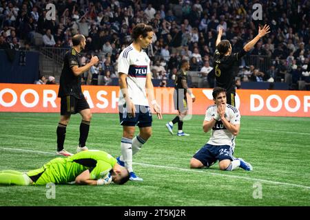 Vancouver, Canada. 05 novembre 2023. Vancouver, Colombie-Britannique, Canada, 5 novembre 2023 : Brian White (24 2 Vancouver Whitecaps FC) réagit à un sauvetage de Maxime Crepeau (16 Los Angeles FC) lors du match de la ronde 1 des séries éliminatoires de la Major League Soccer entre le Vancouver Whitecaps FC et le Los Angeles FC au BC place Stadium à Vancouver, Colombie-Britannique, Canada (USAGE ÉDITORIAL SEULEMENT). (Amy elle/SPP) crédit : SPP Sport Press photo. /Alamy Live News Banque D'Images