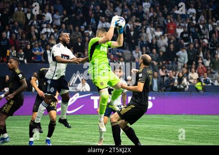 Vancouver, Canada. 05 novembre 2023. Vancouver, Colombie-Britannique, Canada, 5 novembre 2023 2 : Maxime Crepeau (16 Los Angeles FC) fait un arrêt lors du match de la ronde 1 des séries éliminatoires de la Major League Soccer entre le Vancouver Whitecaps FC et le Los Angeles FC au BC place Stadium à Vancouver, Colombie-Britannique, Canada (USAGE ÉDITORIAL SEULEMENT). (Amy elle/SPP) crédit : SPP Sport Press photo. /Alamy Live News Banque D'Images