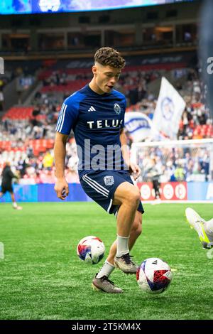 Vancouver, Canada. 05 novembre 2023. Vancouver, Colombie-Britannique, Canada, 5 novembre 2023 2 : Sebastian Berhalter (16 Vancouver Whitecaps FC) s’est réchauffé avant lors du match de la ronde 1 des séries éliminatoires de la Ligue majeure de football entre Vancouver Whitecaps FC et Los Angeles FC au BC place Stadium à Vancouver, Colombie-Britannique, Canada (USAGE ÉDITORIAL SEULEMENT). (Amy elle/SPP) crédit : SPP Sport Press photo. /Alamy Live News Banque D'Images