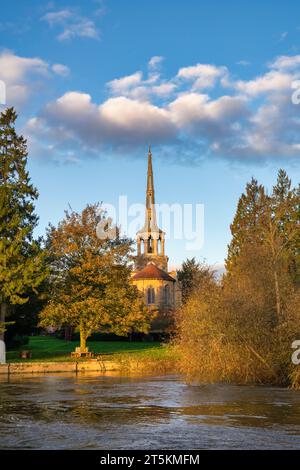 Wallingford à l'automne au lever du soleil. Oxfordshire, Angleterre Banque D'Images