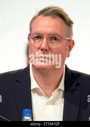 Landesparteitag der SPD von Rheinland-Pfalz am 04.11.2023 à Mayence : Alexander SCHWEITZER Parti convention du SPD de Rhénanie-Palatinat le 04.11.2023 à Mayence : Alexander SCHWEITZER *** Parti convention du SPD de Rhénanie-Palatinat le 04 11 2023 à Mainz Alexander SCHWEITZER Parti convention du SPD de Rhénanie-Palatinat le 04 11 2023 à Mainz Alexander SCHWEITZER crédit : Imago/Alamy Live News Banque D'Images