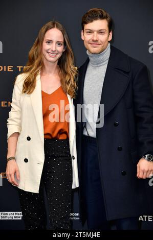 Amelie Plaas-Link und Lion Wasczyk BEI der Premiere des Kinofilms Die Tribute von Panem - The Ballad of Songbirds and Snakes/The Hunger Games : The Ballad of Songbirds & Snakes im Zoo Palast. Berlin, 05.11.2023 *** Amelie Plaas Link et Lion Wasczyk à la première du film les Jeux de la faim la ballade des oiseaux chanteurs et des serpents les Jeux de la faim la ballade des serpents chanteurs au Zoo Palast Berlin, 05 11 2023 Foto:Xn.xKubelkax/xFuturexImagex panem berlin 3161 Credit : Imago/Alamy Live News Banque D'Images