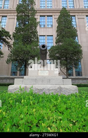 Pékin - 28 juin 2019 : le canon de fer a été monté sur une base rocheuse, Musée militaire révolutionnaire du peuple chinois, Pékin, Chine Banque D'Images