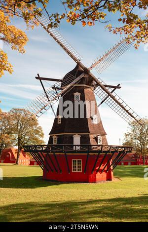 Ancien moulin à vent situé dans Churchill Park à Copenhague, Danemark Banque D'Images