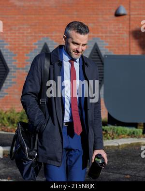 Le chef adjoint Bobby Singleton quitte Cromac House à Belfast après une entrevue au Northern Ireland Policing Board pour le rôle de chef de la police d'Irlande du Nord. Date de la photo : lundi 6 novembre 2023. Banque D'Images