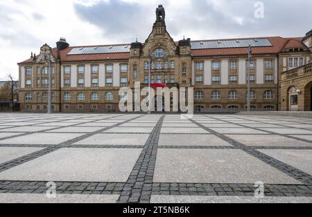 Chemnitz, Allemagne. 06 novembre 2023. Vue des collections d'art sur Theaterplatz à Chemnitz. La ville a maintenant introduit le nouveau directeur général des collections d'art. Le futur responsable des collections d’art veut briser les barrières au musée et séduire les jeunes générations. Crédit : Hendrik Schmidt/dpa/Alamy Live News Banque D'Images