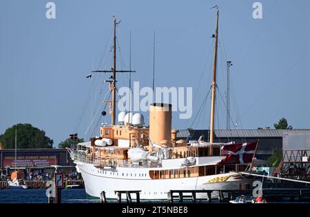 Un beau vieux bateau amarré à Copenhague, Danemark Banque D'Images