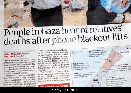 'Les gens à Gaza entendent parler de la mort de membres de leur famille après la levée du black-out téléphonique' le journal Guardian en titre Israël Article de guerre du Hamas 31 octobre 2023 Londres Royaume-Uni Banque D'Images