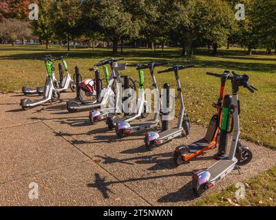 WASHINGTON, DC, États-Unis - scooters électriques stationnés. Banque D'Images