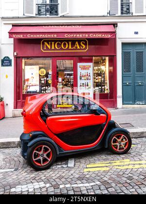 Renault 'Twizy 45' Microcar électrique 2 places garée à Montmartre, Paris 18, France. Banque D'Images