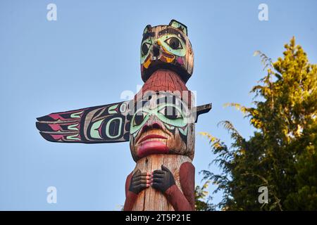 Alaska Ketchikan, totem poteaux au VILLAGE NATAL DE SAXMAN Banque D'Images