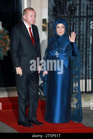 Londres, Royaume-Uni. 03 décembre 2019. Le président turc Recep Tayyip Erdogan et son épouse Emina Erdogan arrivent pour assister à une réception marquant le 70e anniversaire de la création de l’Organisation du Traité de l’Atlantique Nord (OTAN) au numéro 10 Downing Street à Londres. (Photo Fred Duval/SOPA Images/Sipa USA) crédit : SIPA USA/Alamy Live News Banque D'Images