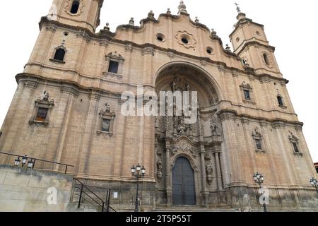 Alcaniz, église Santa Maria la Mayor (XIII-XVIII siècle).Façade baroque (XVIIIe siècle).Bajo Aragon; Teruel, Aragon, Espagne. Banque D'Images