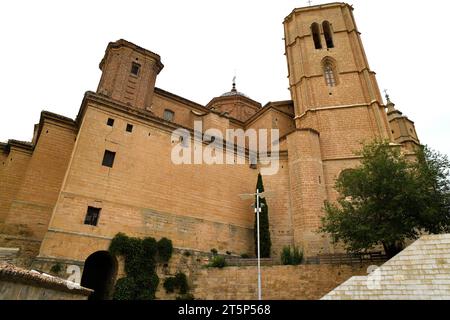 Alcaniz, église Santa Maria la Mayor (13-18e siècle).Tour gothique (XIIIe siècle).Bajo Aragon; Teruel, Aragon, Espagne. Banque D'Images