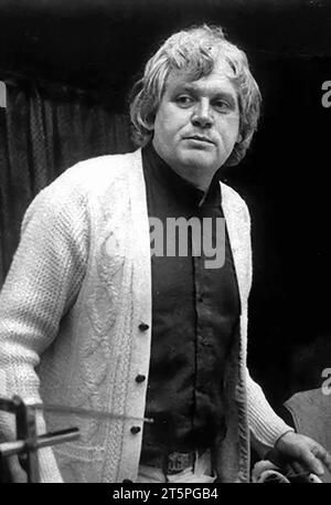 Ken Russell. Portrait du réalisateur anglais Henry Kenneth Alfred Russell 1927-2011) sur le tournage de The Boy Friend en 1971 Banque D'Images