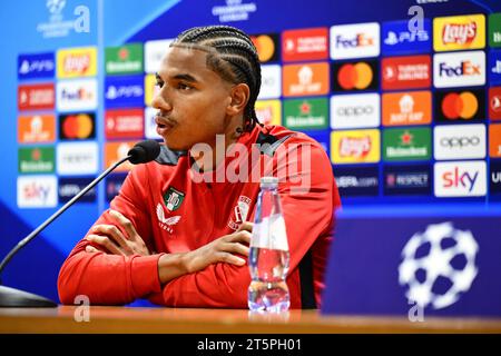 ROME - Calvin Stengs lors de la conférence de presse MD-1 avant le match de l'UEFA Champions League Group E contre le SS Lazio Roma au Stadio Olimpico le 6 novembre 2023 à Rome, en Italie. ANP OLAF KRAAK Banque D'Images