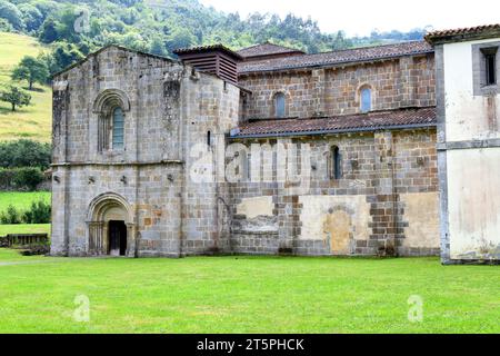 Monastère cistercien de Santa Maria de Valdedios (XIIIe siècle).Valdedios, Villaviciosa, Asturies, Espagne. Banque D'Images