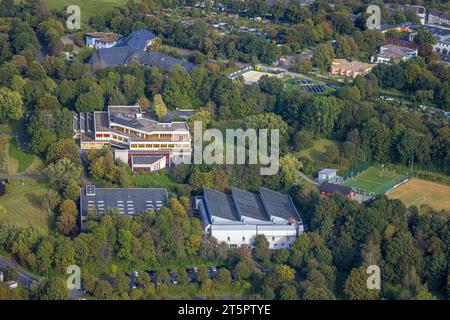 Vue aérienne, Rudolf Steiner School - Independent Waldorf School, Bertha-von-Suttner Comprehensive School, Siegen-Giersberg, Siegen, Siegerland, Nord Banque D'Images