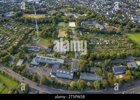 Vue aérienne, tour d'émission Giersberg, terrain de sport Am Sender, école Rudolf Steiner - école libre Waldorf, école GGS Giersberg, Bertha-von-Suttn Banque D'Images