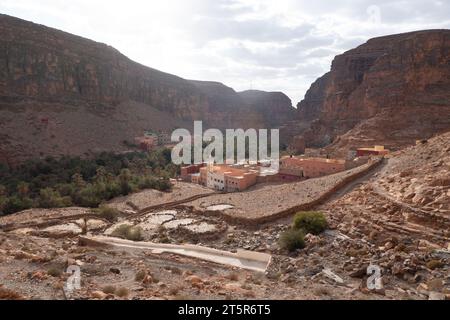 Vue sur la célèbre gorge d'Amtoudi dans le sud du Maroc Banque D'Images