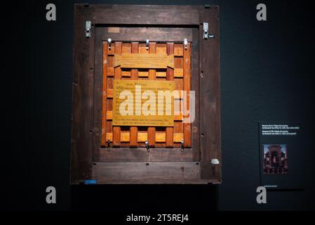 Revers de la Vierge de Lavaina dans l'exposition REVERSOS, révèle les secrets cachés au dos des œuvres de l'exposition, au Musée du Prado Banque D'Images