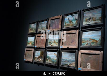 Revers de plusieurs peintures dans l'exposition REVERSOS, révèle les secrets cachés sur le dos des œuvres de l'exposition, au Musée du Prado en Banque D'Images