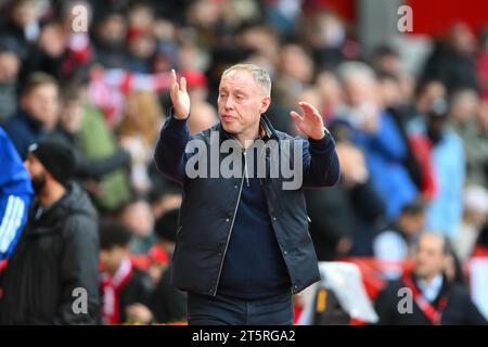 Steve Cooper, entraîneur-chef de Nottingham Forest lors du match de Premier League entre Nottingham Forest et Aston Villa au City Ground, Nottingham le dimanche 5 novembre 2023. (Photo : Jon Hobley | MI News) crédit : MI News & Sport / Alamy Live News Banque D'Images