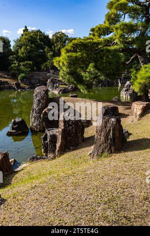 Le jardin de Ninomaru au château de Nijo aurait été construit de 1602 à 1606 lorsque le palais de Ninomaru a été construit, le jardin a subi une vaste re Banque D'Images