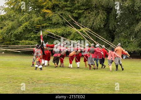 Reconstitution historique du siège de Basing House, de la guerre civile anglaise par la Société anglaise de guerre civile 16.09.23, Basingstoke Banque D'Images