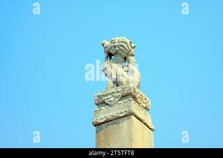 dieu bête rugit vers le ciel dans les tombes royales orientales de la dynastie Qing, gros plan de la photo Banque D'Images