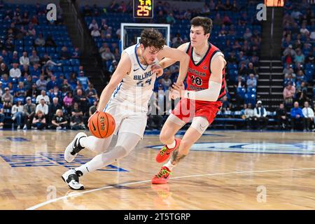 06 NOVEMBRE 2023 : Gibson Jimerson (24 ans), garde des Saint Louis Billikens, dépasse la défense de Jack Mielke (10 ans), attaquant des Screaming Eagles de l'Université du Sud de l'Indiana, lors d'un match de saison régulière où les Screaming Eagles de l'Université du Sud de l'Indiana ont visité la rue Louis Billikens. Tenue à Chaifetz Arena à St. Louis, Mo le lundi 06 novembre 2023 Richard Ulreich/CSM Banque D'Images