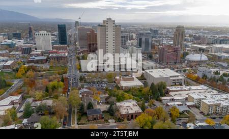 Salt Lake City, UT, États-Unis. 6 novembre 2023. Vue aérienne de Salt Lake City. C'est la capitale et la plus grande ville de l'État de l'Utah. Elle a été fondée par les Mormons et est le siège officiel de l'Église de Jésus-Christ des Saints des derniers jours. (Image de crédit : © Walter G Arce SR/ASP) USAGE ÉDITORIAL SEULEMENT! Non destiné à UN USAGE commercial ! Banque D'Images