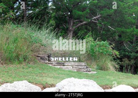 Watonga, Oklahoma - 25 octobre 2023 : refuge dans Roman Nose State Park. Banque D'Images