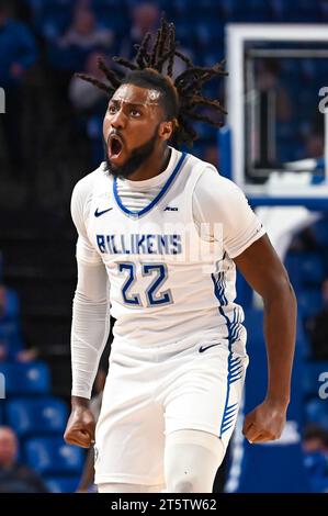 06 NOVEMBRE 2023 : Terrence Hargrove Jr. (22 ans), attaquant de Saint Louis Billikens, célèbre après que son équipe ait marqué un match de saison régulière où les Screaming Eagles de l'Université du Sud de l'Indiana ont visité la rue Louis Billikens. Tenue à Chaifetz Arena à St. Louis, Mo le lundi 06 novembre 2023 Richard Ulreich/CSM Banque D'Images