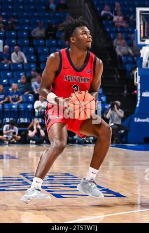 06 NOVEMBRE 2023 : Jordan Tillmon (3 ans), garde des Screaming Eagles de l'Université du Sud de l'Indiana, se lève pour prendre un tir à trois points lors d'un match de saison régulière où les Screaming Eagles de l'Université du Sud de l'Indiana ont visité la rue Louis Billikens. Tenue à Chaifetz Arena à St. Louis, Mo le lundi 06 novembre 2023 Richard Ulreich/CSM Banque D'Images