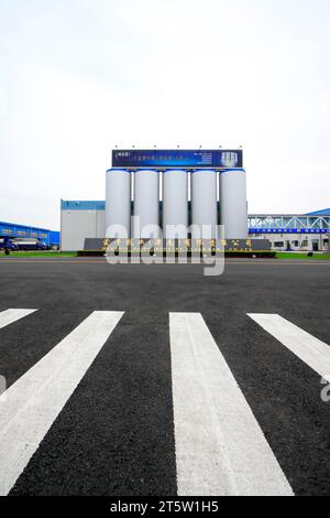 Comté de Luannan - septembre 28 : bâtiments historiques à mengniu Dairy Group co., LTD, le 28 septembre 2015, comté de Luannan, province de hebei, Chine Banque D'Images