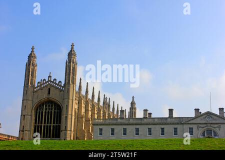 Cambridge - 3 octobre : touristes devant la chapelle du collège du roi, le 3 octobre 2015, Cambridge, Royaume-Uni. Banque D'Images
