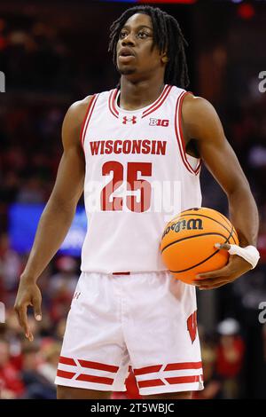 Madison, WISCONSIN, États-Unis. 6 novembre 2023. Lors du match de basket-ball de la NCAA entre les Arkansas State Red Wolves et les Wisconsin Badgers au Kohl Center de Madison, WISCONSIN. Darren Lee/CSM/Alamy Live News Banque D'Images