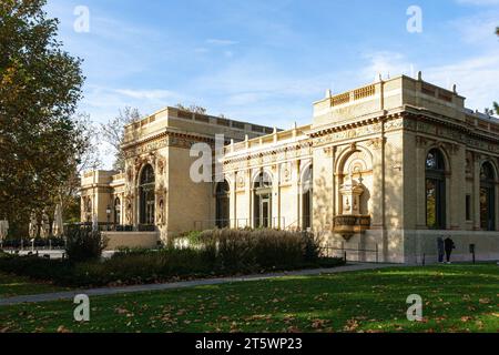 La Maison du Millenium hongrois / Millenium Haza dans Budapest City Park en automne Banque D'Images