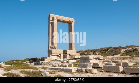Temple d'Apollon, Portara de Naxos en Grèce. Banque D'Images