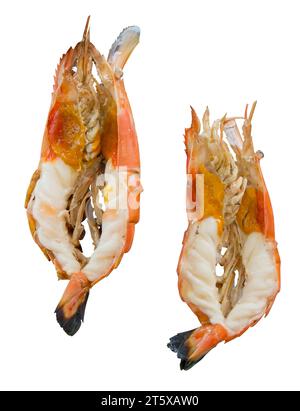 Découpe de crevettes, crevettes grillées ou crevettes thaïlandaises sur feuille de bananier sur feuille de bananier sur blanc isolé. Banque D'Images